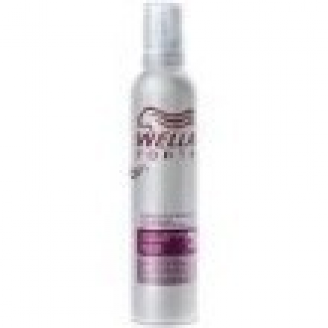 Wella Wellaflex Forte Pianka do włosów średnich w płynie